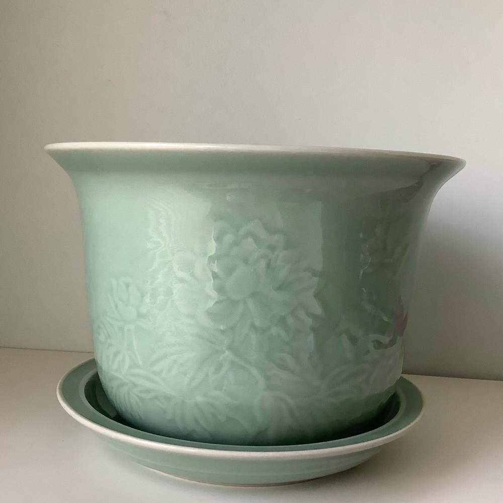 NEW Celadon Green Planter and dish set